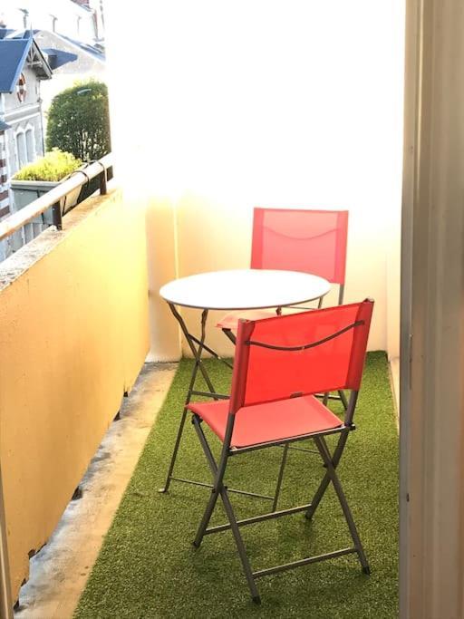 Le Voltaire -2 Chambres- 70M2- Hypercentre-Parking-Wifi Fibre- Nouvelle Literie Tarbes Exterior foto