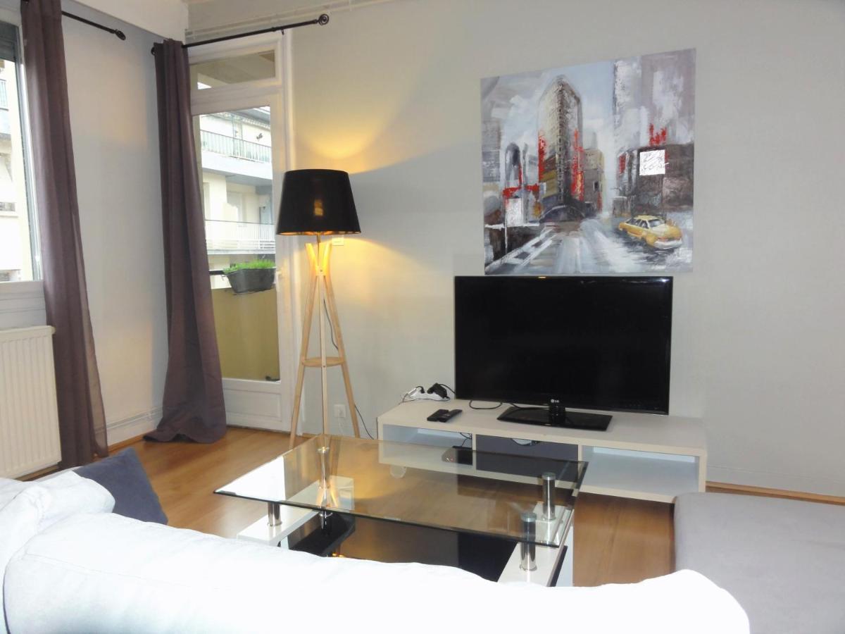Le Voltaire -2 Chambres- 70M2- Hypercentre-Parking-Wifi Fibre- Nouvelle Literie Tarbes Exterior foto