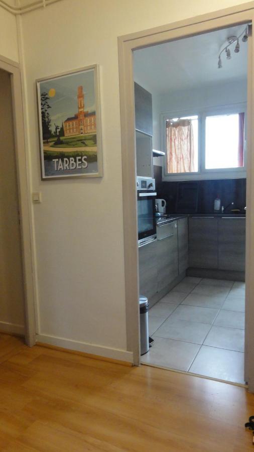 Le Voltaire -2 Chambres- 70M2- Hypercentre-Parking-Wifi Fibre- Nouvelle Literie Tarbes Exterior foto