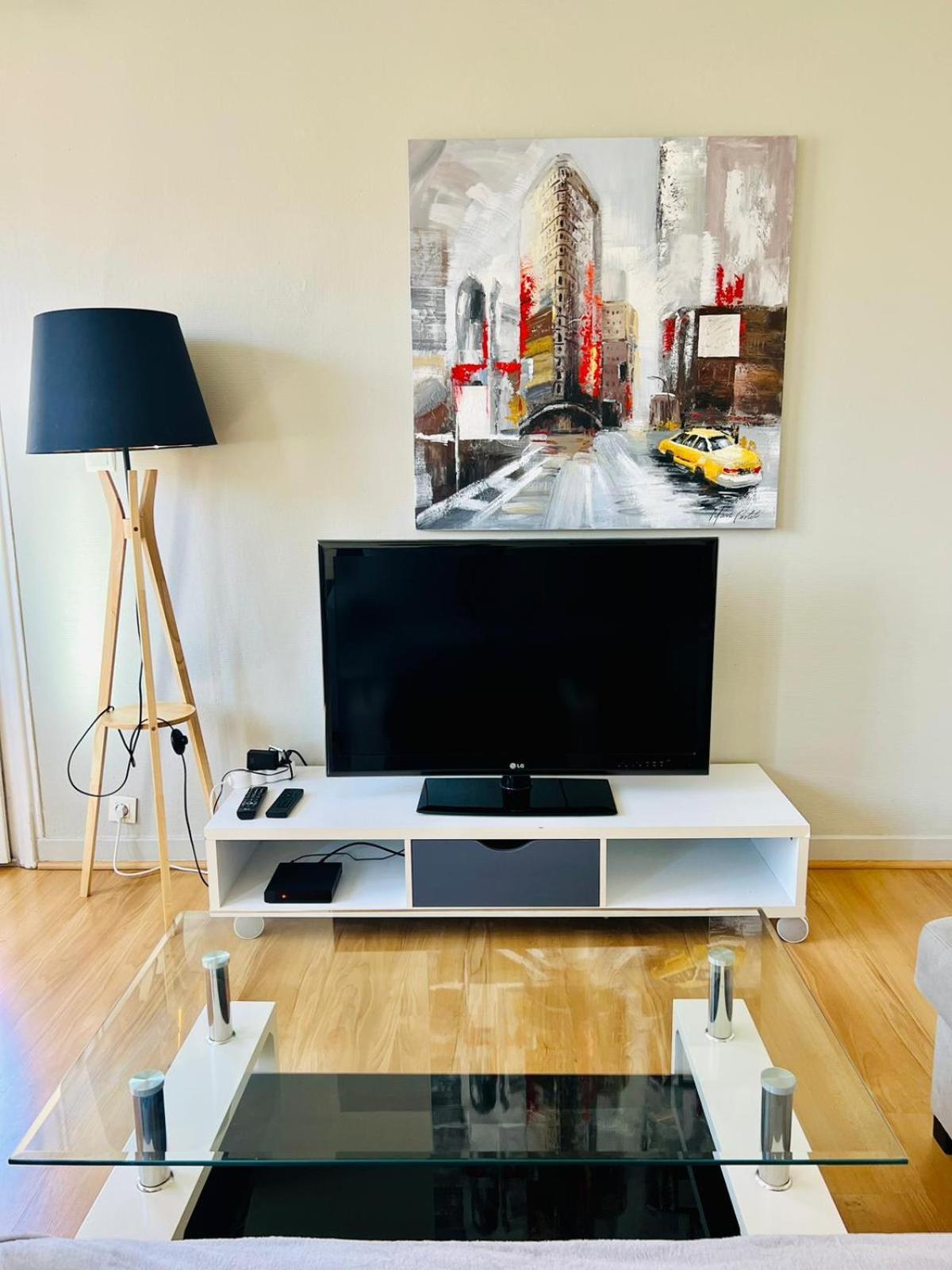Le Voltaire -2 Chambres- 70M2- Hypercentre-Parking-Wifi Fibre- Nouvelle Literie Tarbes Exterior foto